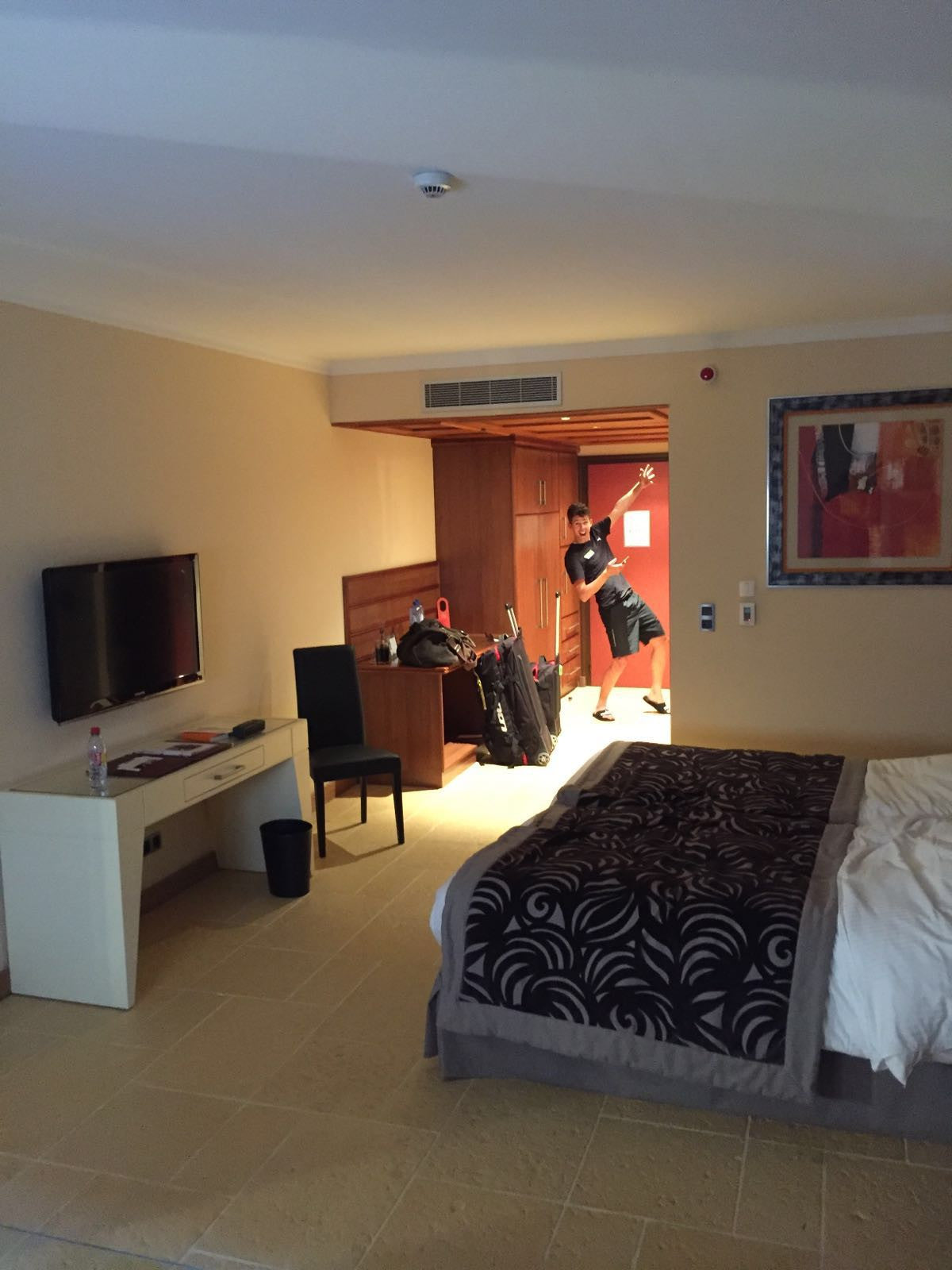 #AllezMcLay Stage 14: Hotel. Beats. Sprint.