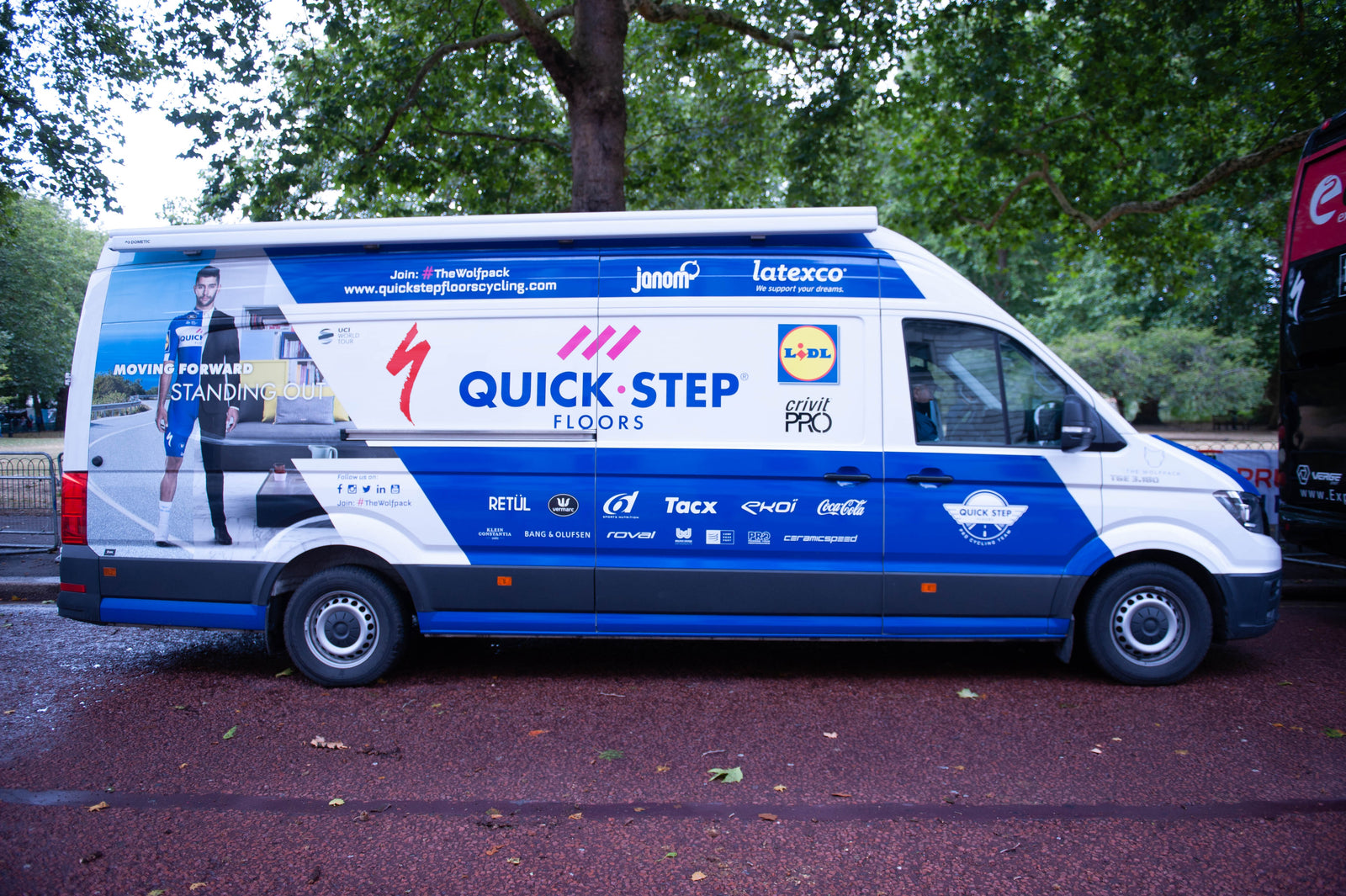 RideLondon-Surrey Classic 2018 - Pro Cycling's Second-Best Buses